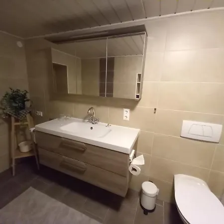 M & M Apartment *